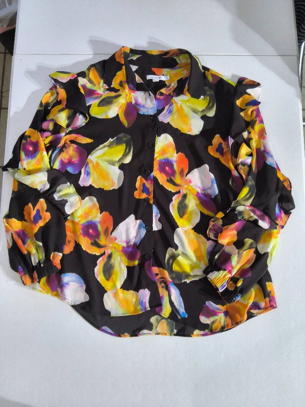 CHICOs 10 multicolored floral print button up blouse ruffled sleeves